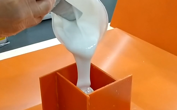 模具硅橡膠灌模時間是什么？